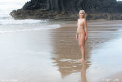 femjoy-tracy-a-nude-beach-image-58