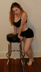 here-is-a-sexy-and-sensual-redhead-kira-image-3